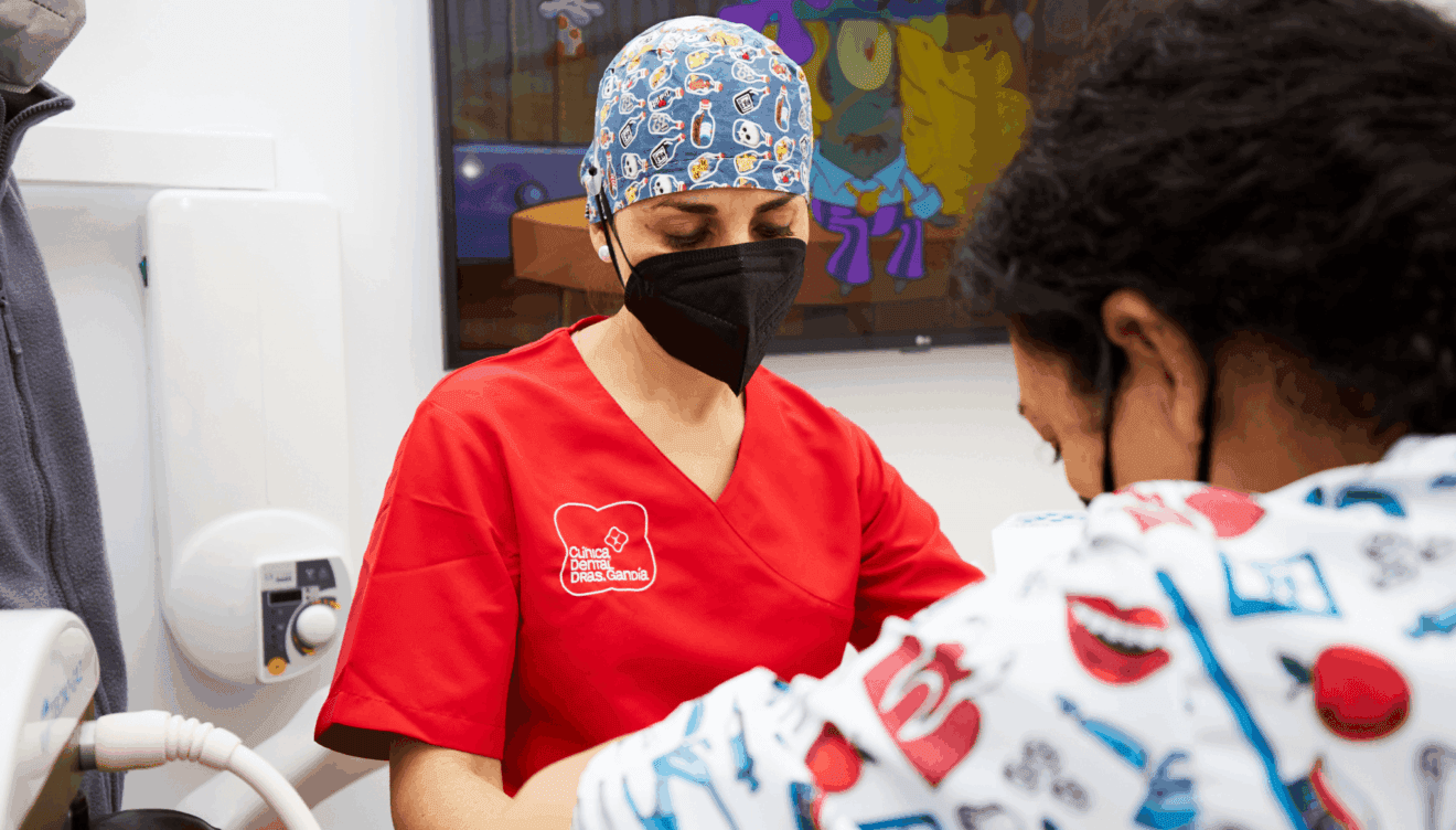 Blanqueamiento en consulta de la clínica dental