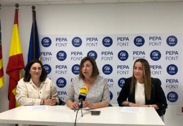 de izquierda a derecha alba lozano pepa font y gema gonzalez