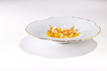 Fideua azafranada y fria de navajas de Quique Dacosta