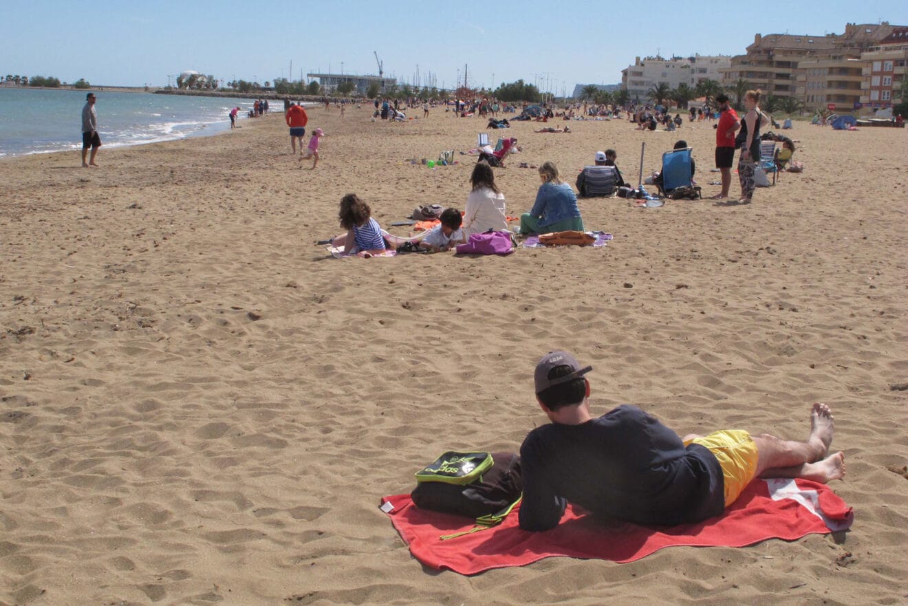 Primer día del puente de Pascua en Dénia  07