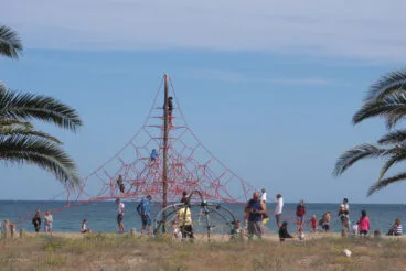 Primer día del puente de Pascua en Dénia  09