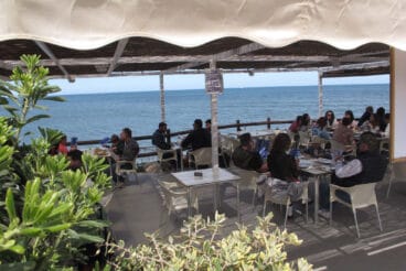 Primer día del puente de Pascua en Dénia  46