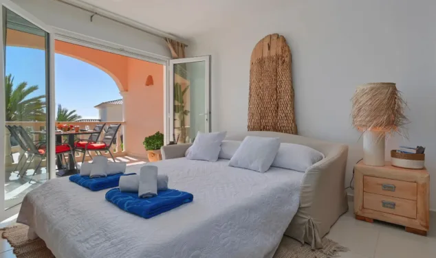 sofa cama del salon comedor