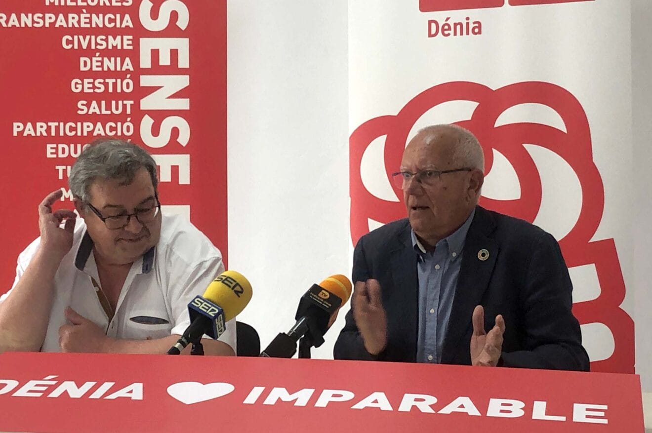 Vicent Grimalt junto a Paco Roselló en la rueda de prensa del PSPV Dénia