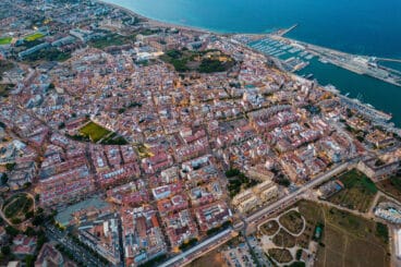 vista aerea del nucleo urbano de denia