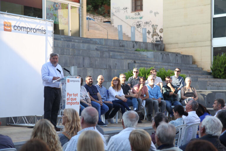 Carrió verteidigt eine einladende Stadt für junge Menschen
