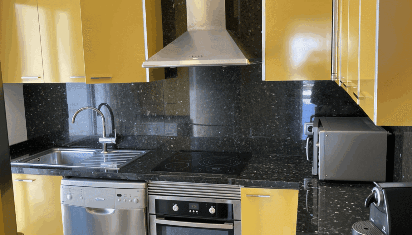 Cocina independiente y equipada