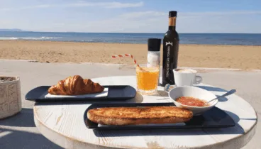 desayuno irresistible con vistas al mar