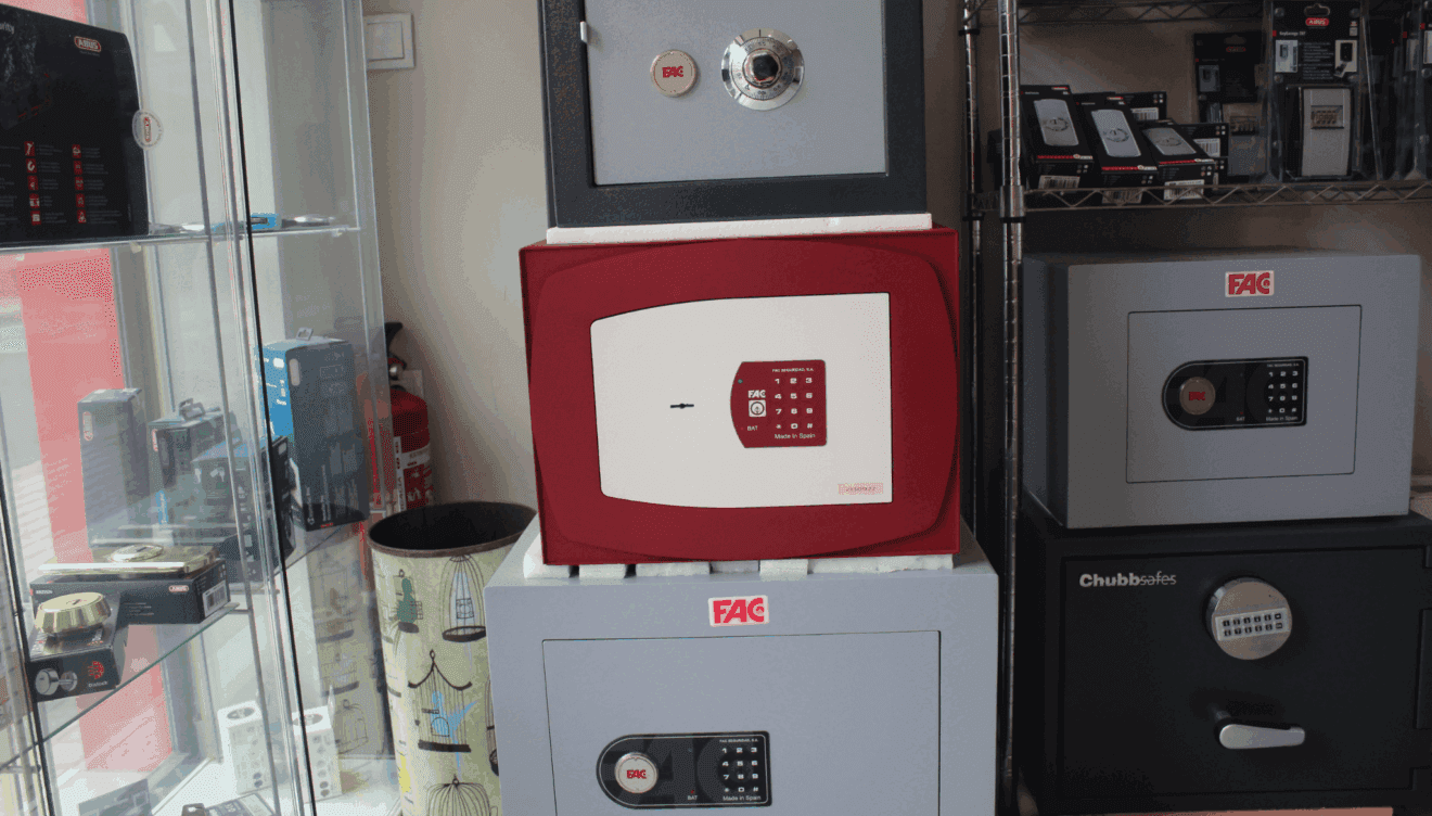 Disponen de todo tipo de servicio de cajas fuertes