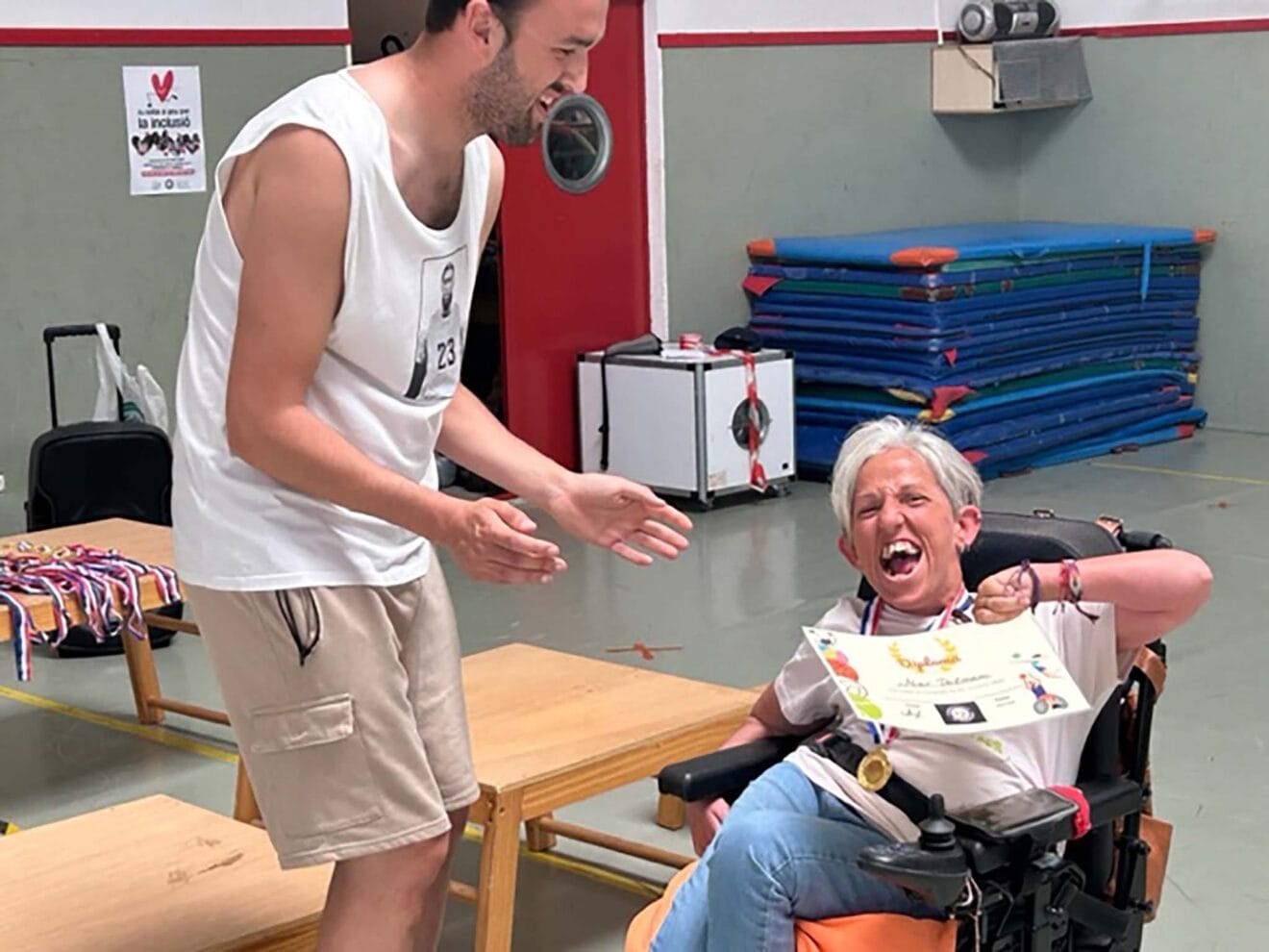 Entrega de diploma de participación