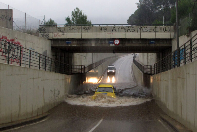Inundación en Dénia durante un episodio de lluvia (archivo)