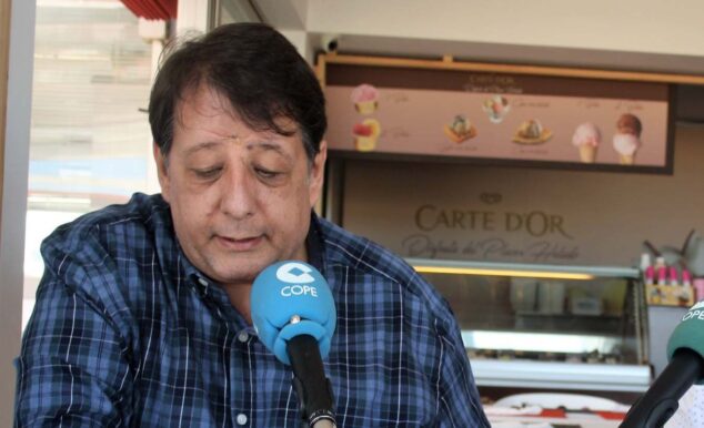 Image: Jaume Ferrer in front of the Cope microphone