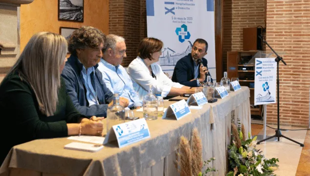 Debate de las Unidades de Hospitalización a Domicilio en Dénia acerca de los Cuidados Paliativos 2 Imagen: La jornada se ha articulado en torno a cuatro mesas temáticas