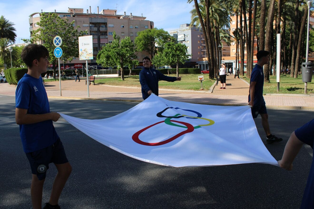 Llegada de la antorcha de los Mini Jocs a Dénia 03