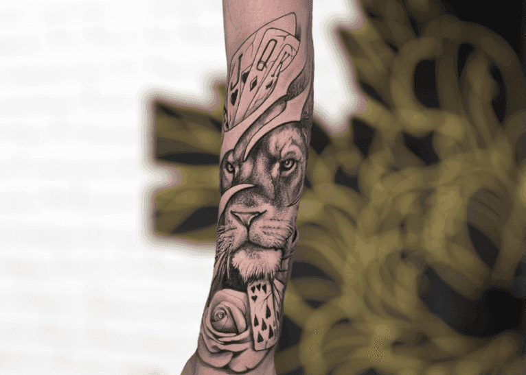 Manga de tatuajes realistas disponible en The Mansion Ink