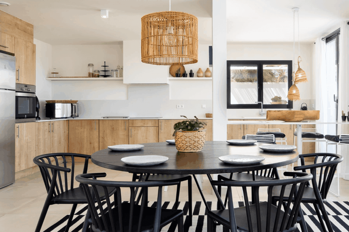 Organiza una comida inolvidable en el comedor de la villa