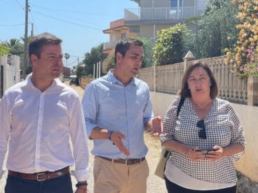 pepa font se reune junto a ferran gonzalez con los vecinos de santa anna