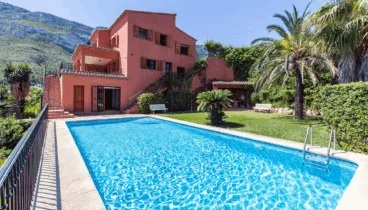 Piscina con vistas al Mar Mediterráneo, al Montgó y al Castillo de Denia