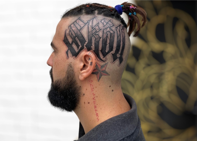 Tatuajes en la cabeza - The Mansion Ink