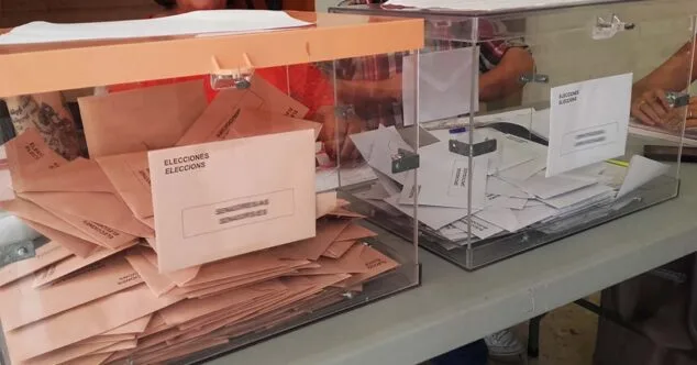 Imagen: Urnas para depositar votos en Dénia