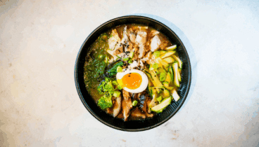 Utilizan pollo de corral cocinado a baja temperatura