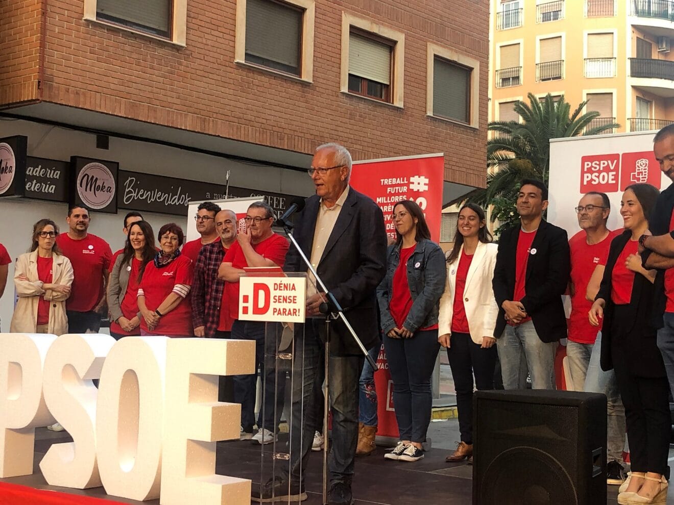 Vicent Grimalt durante el mítin de cierre de campaña en Dénia