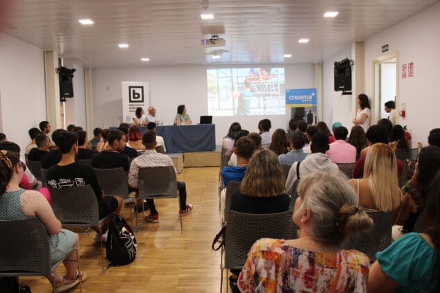 Los alumnos de PFQB de Creama reciben en Dénia sus diplomas 3 Imagen: Acto de entrega de diplomas de Creama