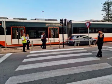 Autoridades en el lugar del incidente con el TRAM