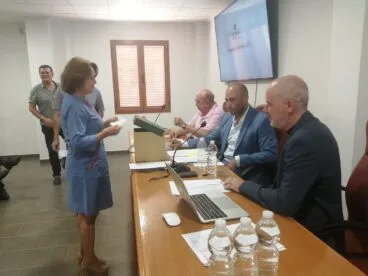 benito mestre durante las votaciones