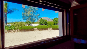 Da un paseo por el jardín de Casa Rural Secrets