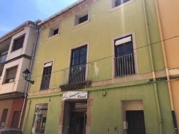 Edificio del XIX en calle Pare Pere
