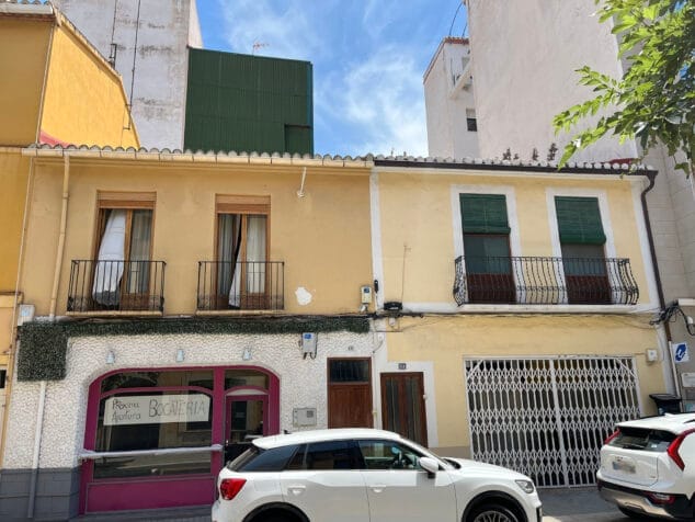 edificios del xix en calle colon