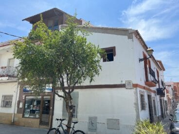 La casa más antigua de calle Alberto Sentí