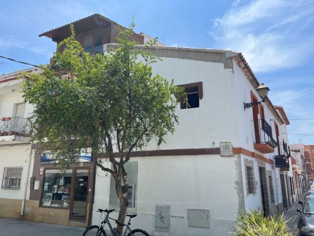 la casa mas antigua de calle alberto senti