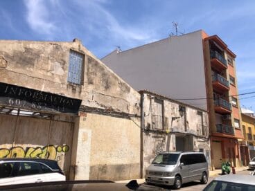 Lo que queda de una nave del XIX en el barrio Oeste