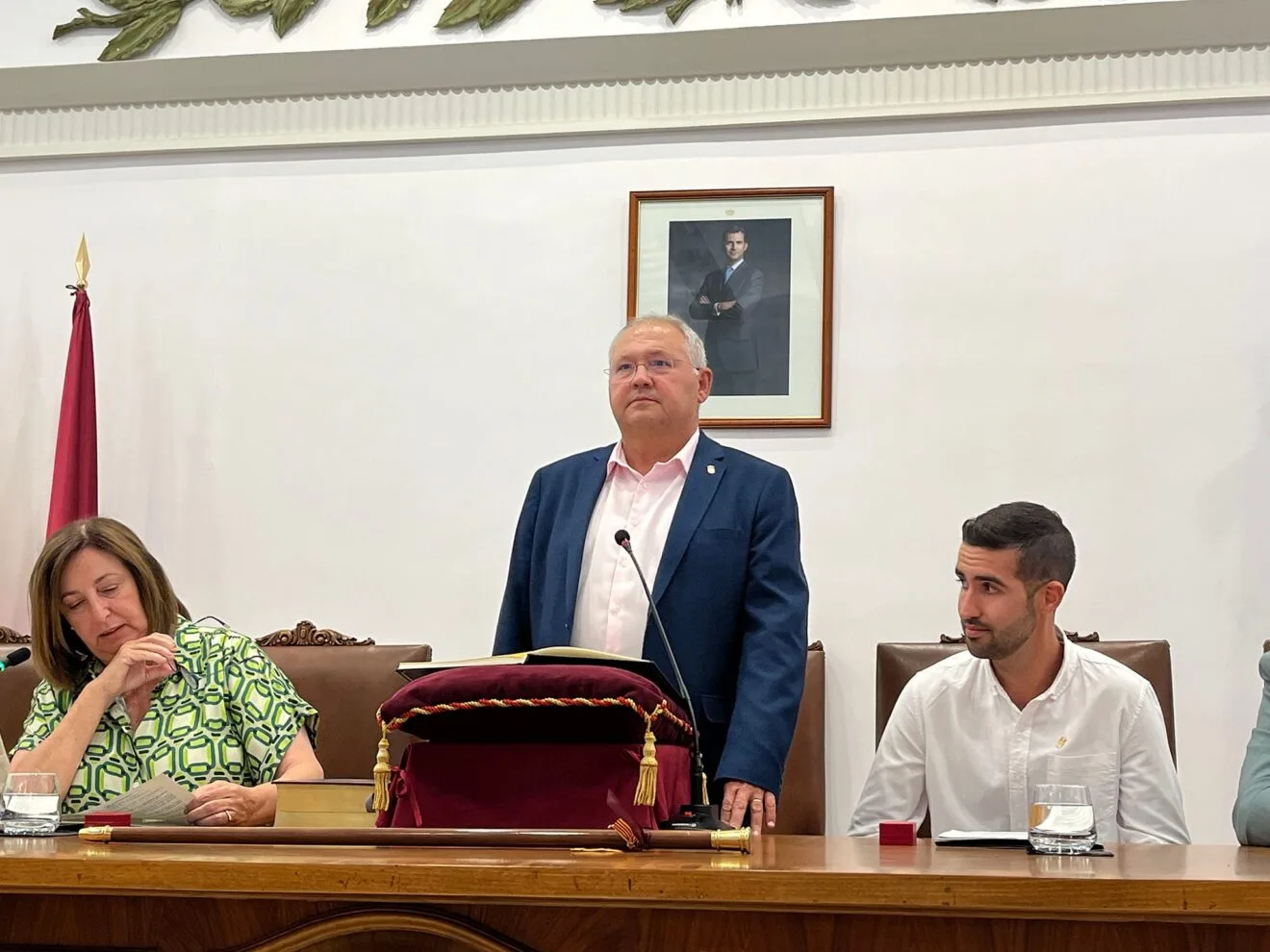 Mario Vidal jurando su cargo