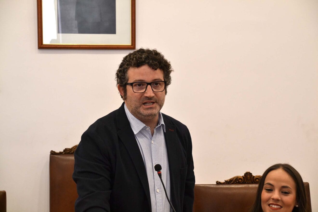 Óscar Mengual tomando posesión de su cargo en 2019