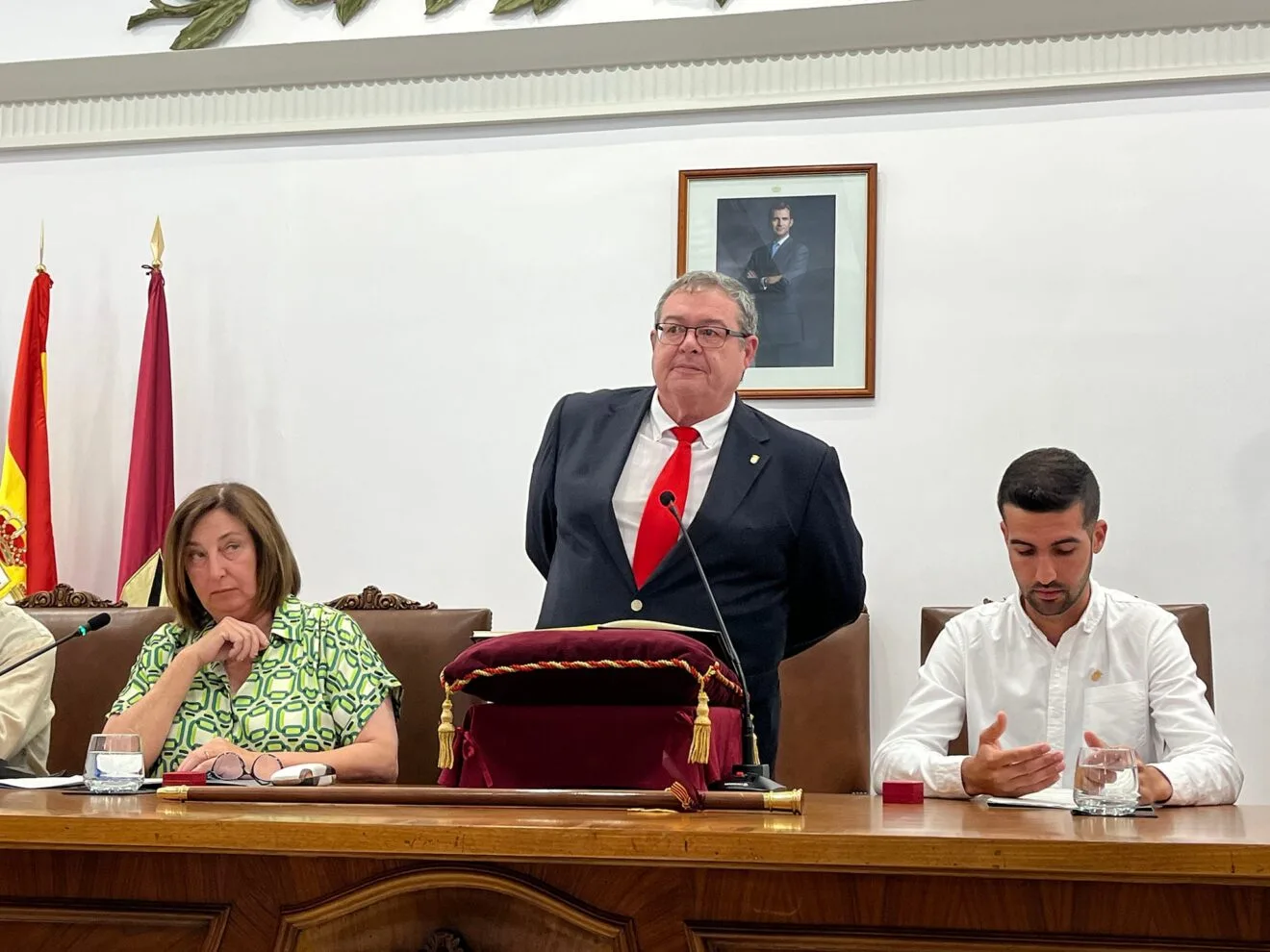 Paco Roselló prometiendo su cargo