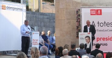 Rafa Carrió, a la izquierda, y Vicent Grimalt, a la derecha, durante la campaña electoral