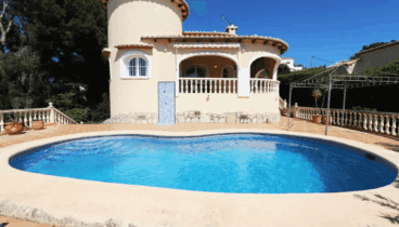 Relájate y refréscate en la increíble piscina