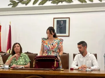Sandra Gertrudix prometiendo su cargo