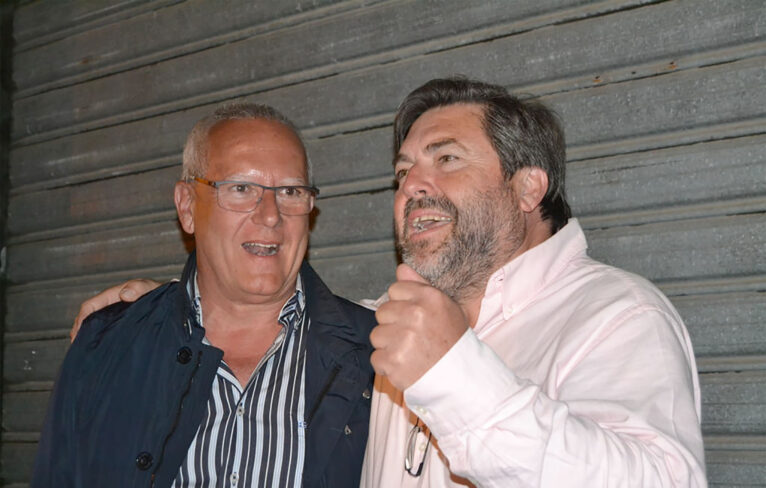 Vicent Grimalt i Rafa Carrió celebrant el resultat electoral del 2015