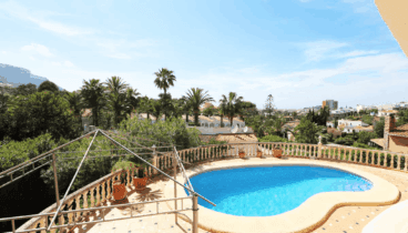 Villa próxima al casco urbano de Dénia