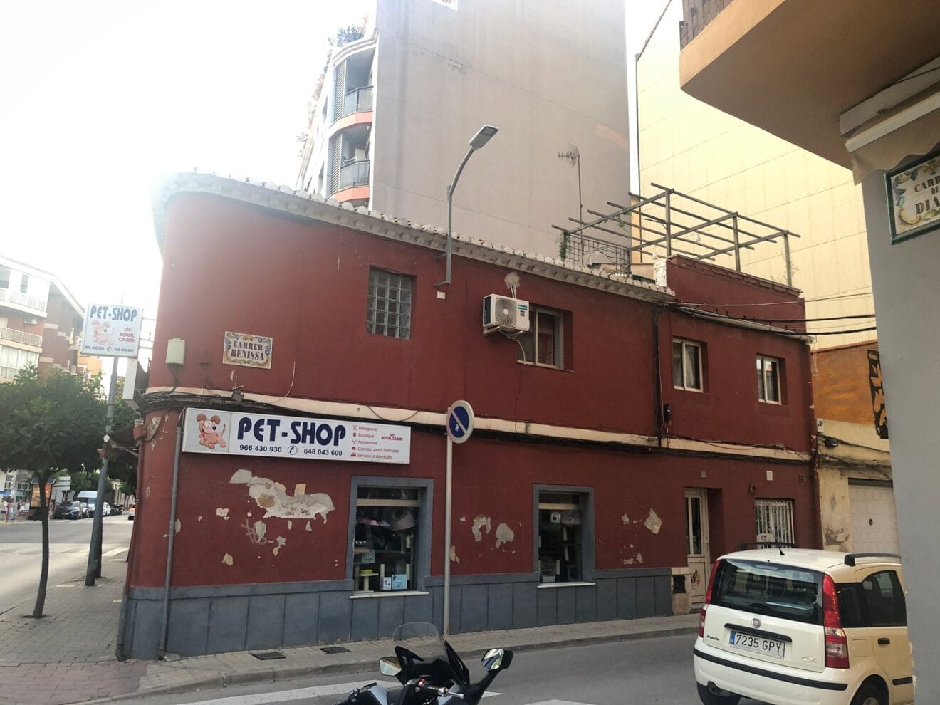 Vivienda del siglo XIX entre carrer Benissa y Diana