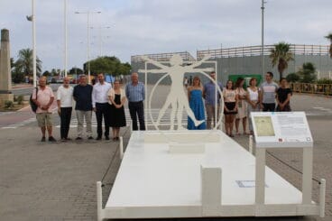 Autoridades en la presentación de la exposición de Leonardo da Vinci de Dénia