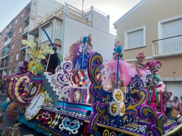 carroza de la falla les roques 1