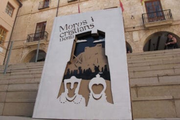 Cartel anunciador de la fiesta de Moros i Cristians de Dénia 2023