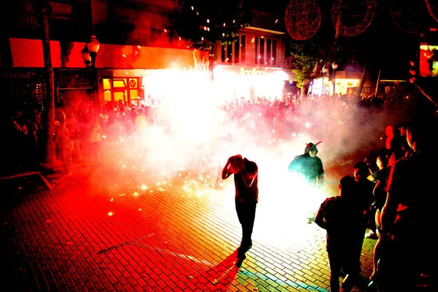 La alerta roja por riesgo de incendio obliga a cancelar en Fiestas de Dénia el tradicional correfoc 1 Imagen: Correfoc de Dénia