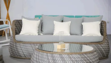 descansa y disfruta en sus sofas de exterior