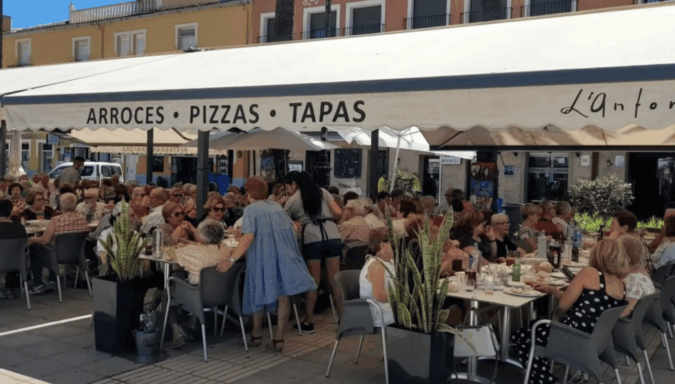 Fantástica terraza de Restaurante L'anfora